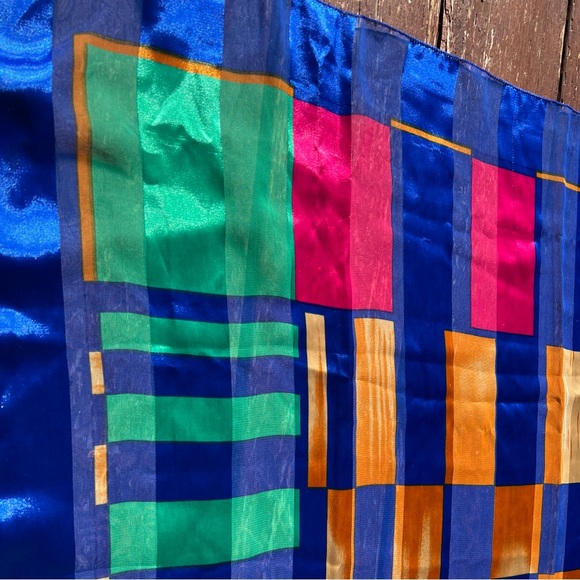 Checkered Scarf - Picture 3 of 5